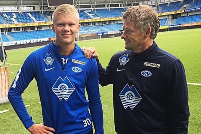 莱奥罚点前铃木彩艳对他说踢右边，最终莱奥踢向右边并且罚进