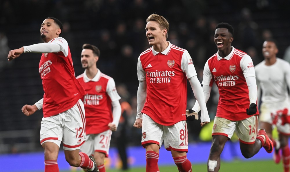 世体：若克里斯滕森伤超四个月，巴萨可利用伤病特例签约新援（西媒：克里斯滕森若伤停超过4个月，巴萨可动用伤病特例引援）