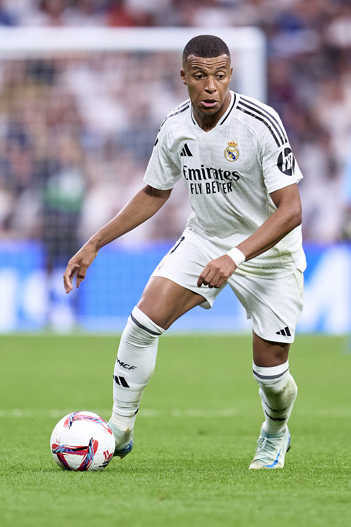 梅西一年三大MVP！造进球74个！快踢满全场还能边线一过四！