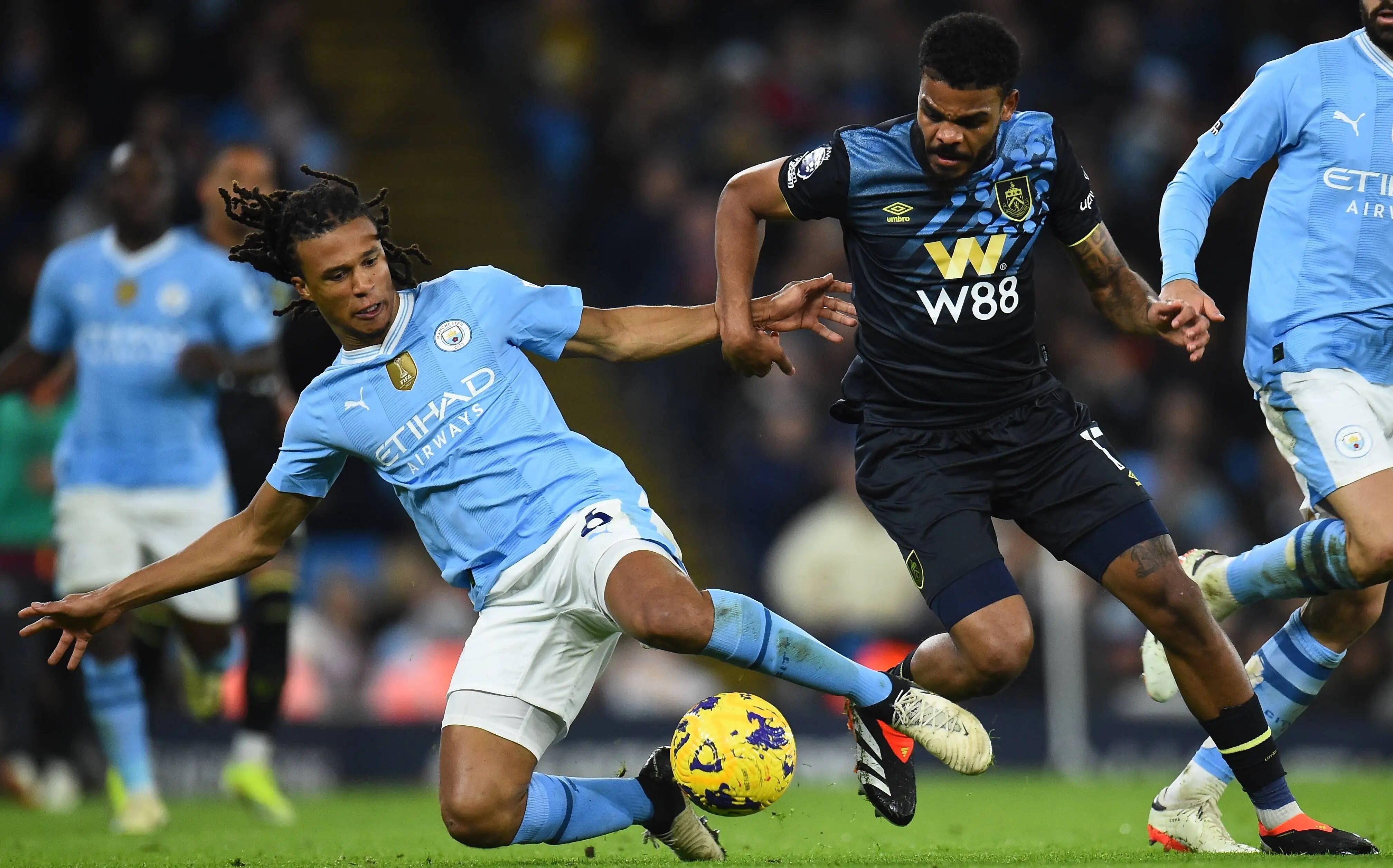 半场：奥格斯堡2-0勒沃库森，吉安努利斯传射，安东-卡德破门