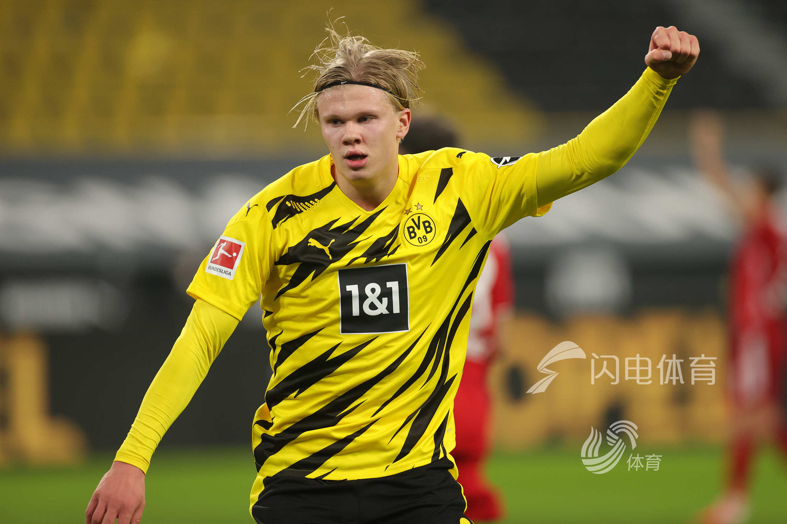 拉卡泽特回到酋长球场，观看并解说枪手对阵拜仁的比赛