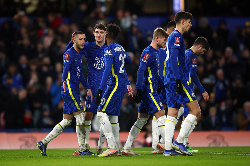 新赛季英超前瞻：红军卫冕难 阿森纳剑指破咒（英超新季前瞻：利物浦卫冕艰难，阿森纳誓破魔咒）