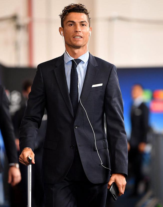 海港发布官方Vlog：旧将奇塔迪尼重回浦东足球场（海港官方Vlog上线：旧将奇塔迪尼再登浦东足球场）